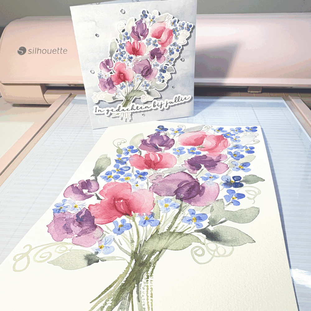 In Gedachten Bij Jullie Sympathy card with the Sweet Peas and Forget Me Not Floral Bouquet print and cut design by Clikchic Designs.